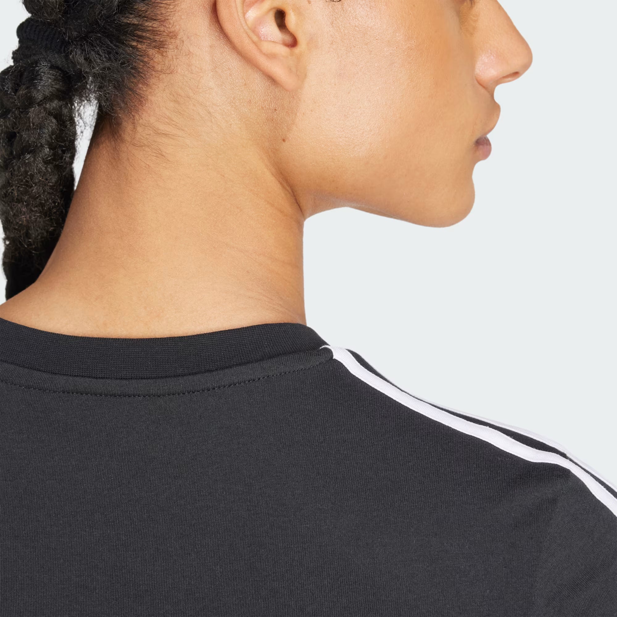 CAMISETA ESSENTIALS 3 RAYAS AJUSTADA