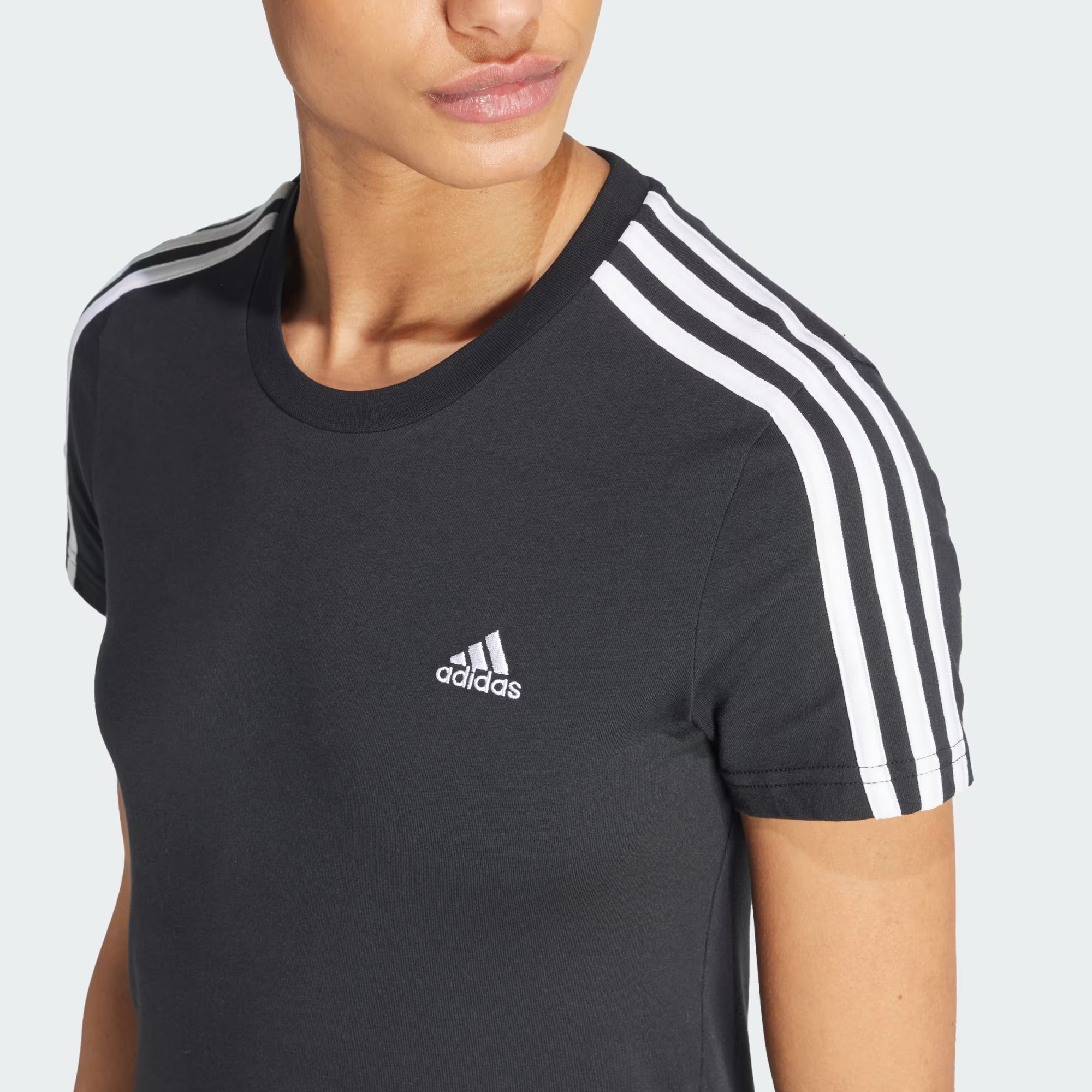CAMISETA ESSENTIALS 3 RAYAS AJUSTADA