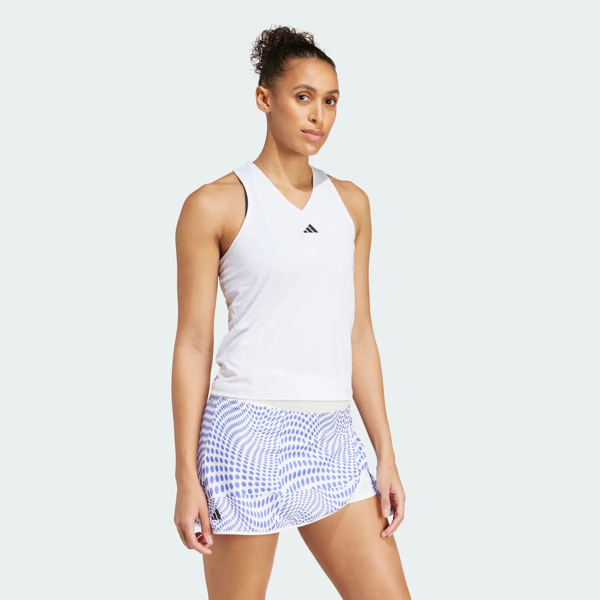ESQUELETO CLUB TENNIS CUELLO EN V