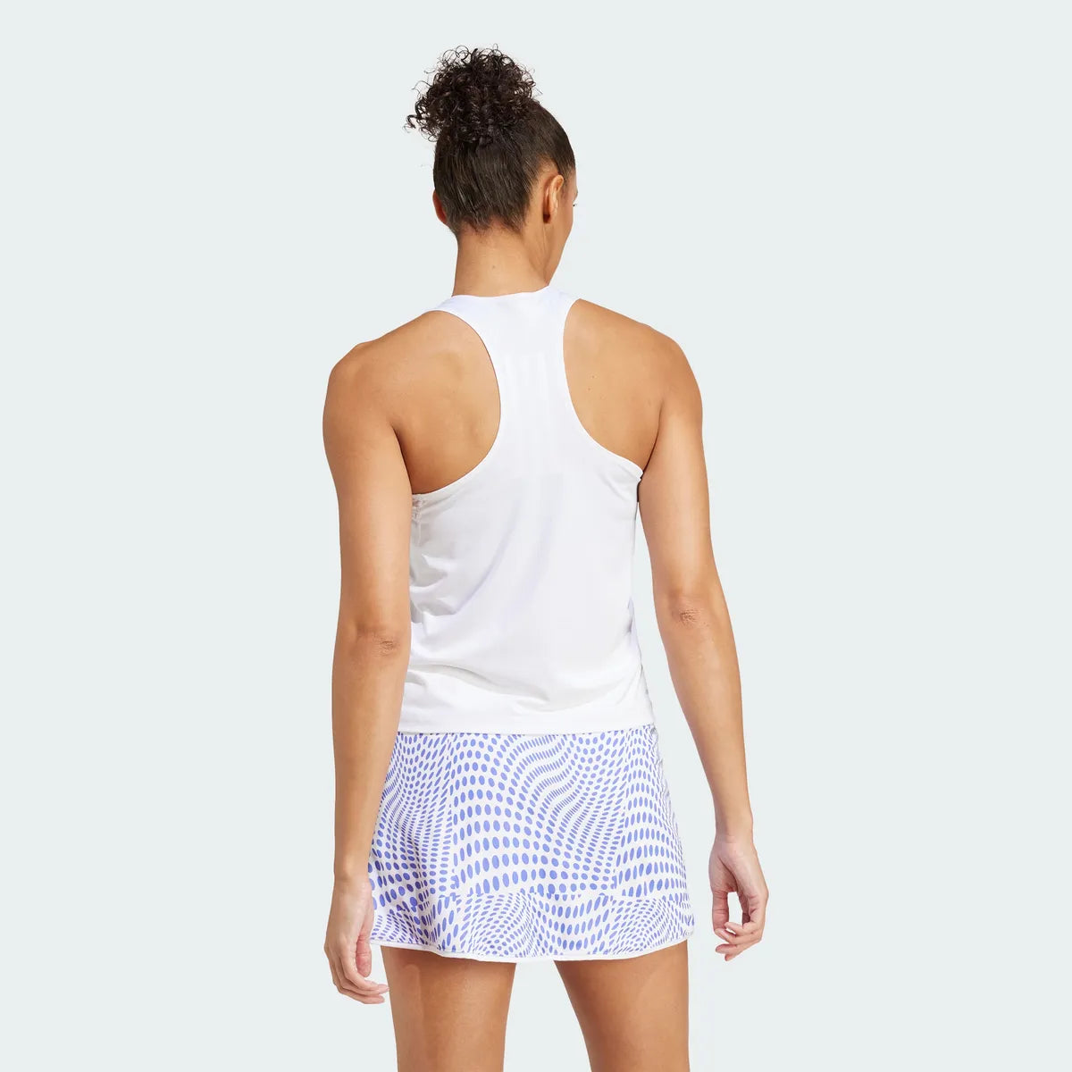 ESQUELETO CLUB TENNIS CUELLO EN V