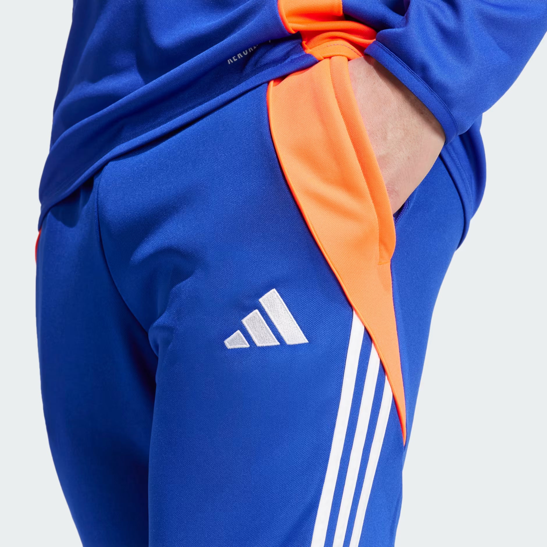 PANTALÓN DE ENTRENAMIENTO TIRO 24