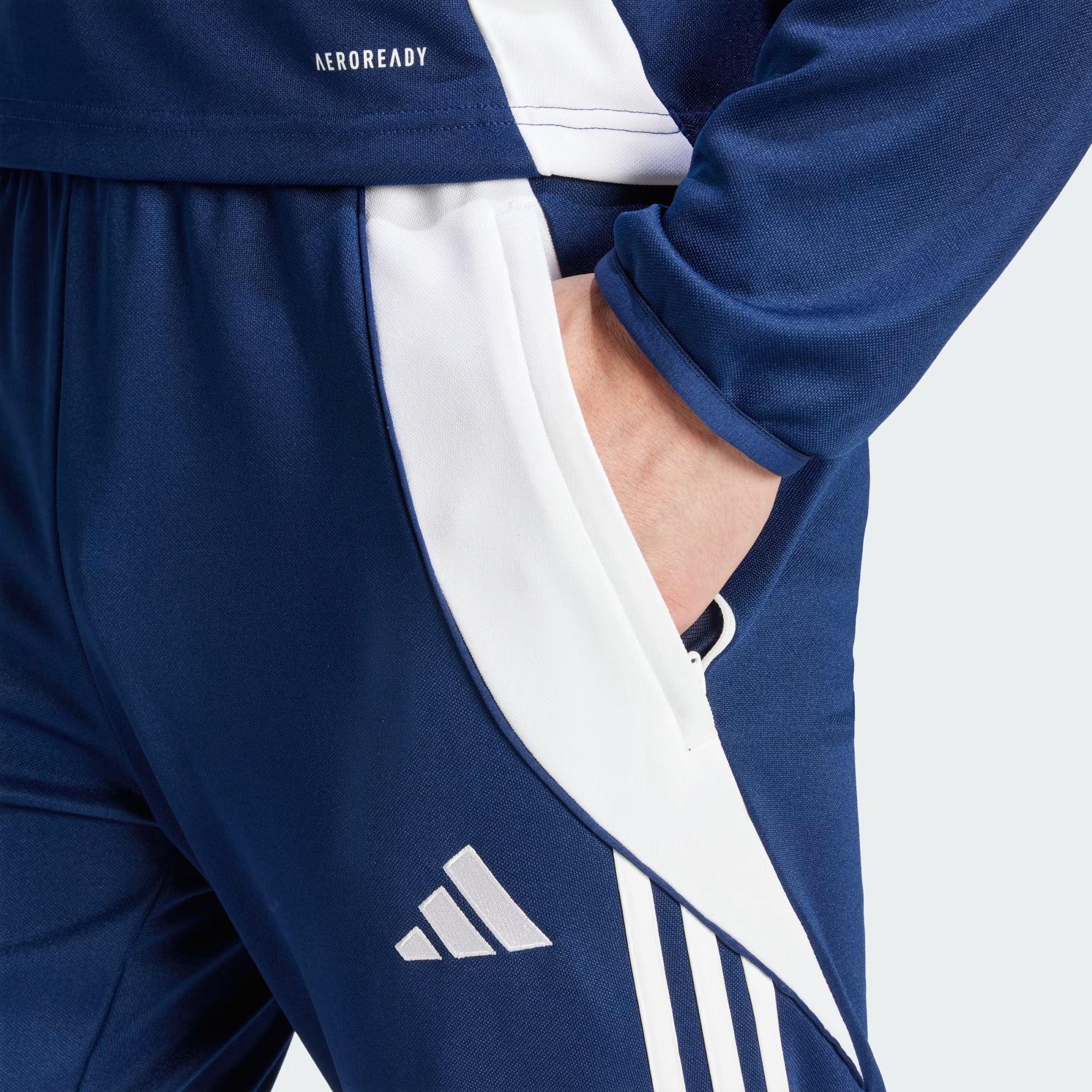 PANTALÓN DE ENTRENAMIENTO TIRO 24