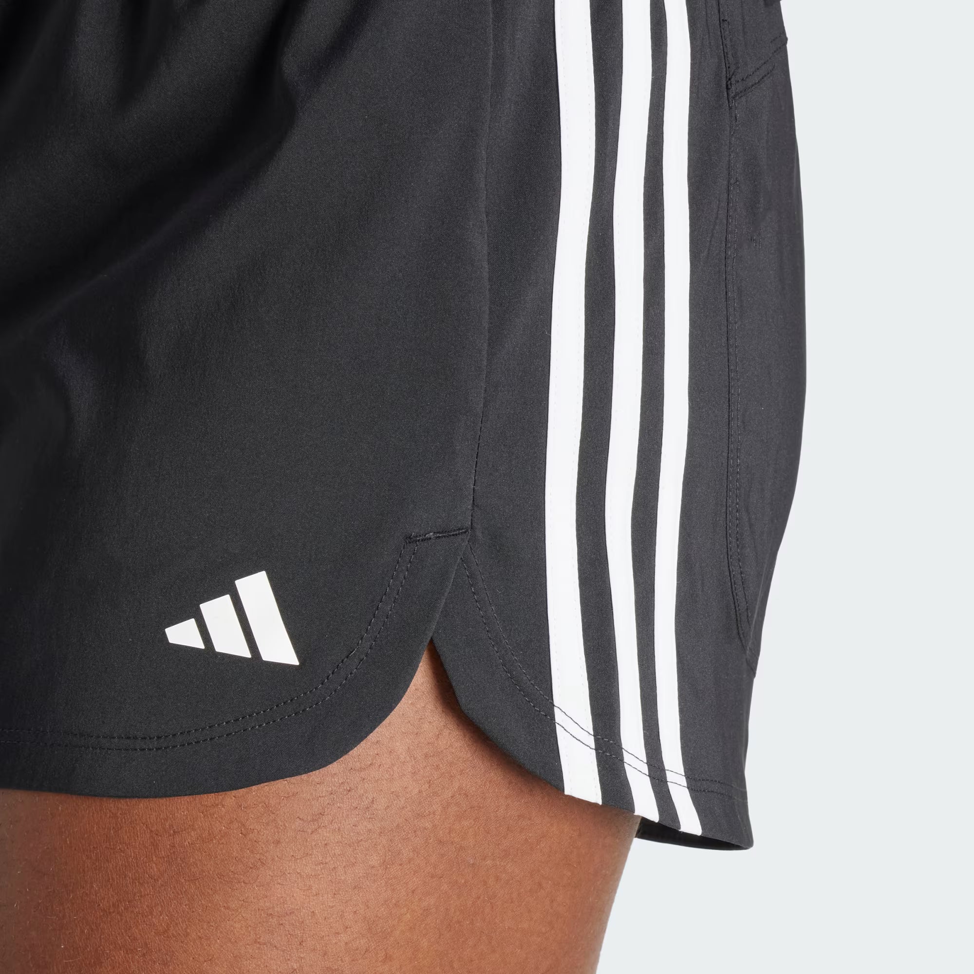 SHORTS PACER TRAINING WOVEN HIGH-RISE 3 BANDAS